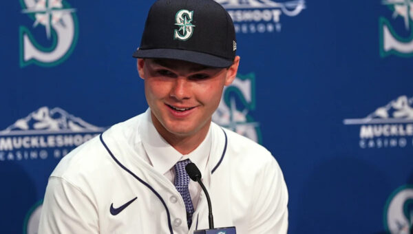Mariners calling up prized lefty Kade Anderson, will start Saturday against Cubs, AP source says