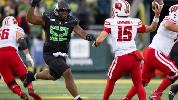 Only 3 Ducks named ESPN preseason All-Americans