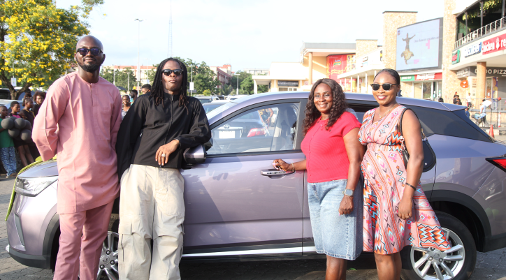 inDrive rewards ‘Super Mum’ Driver with brand new car