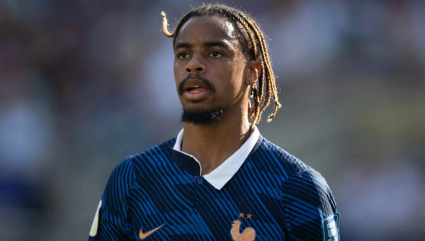 Bad news as PSG hatch plan to drive Bradley Barcola price even higher