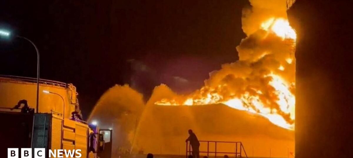 Libyan authorities battle big blaze at major oil refinery