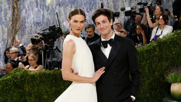 Inside the relationship of model Karlie Kloss and billionaire venture capitalist Josh Kushner, the power couple with unconventional ties to Trump
