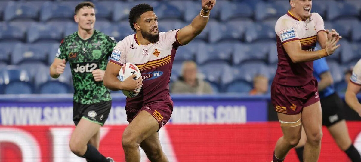 Huddersfield upset Leigh with five-try win
