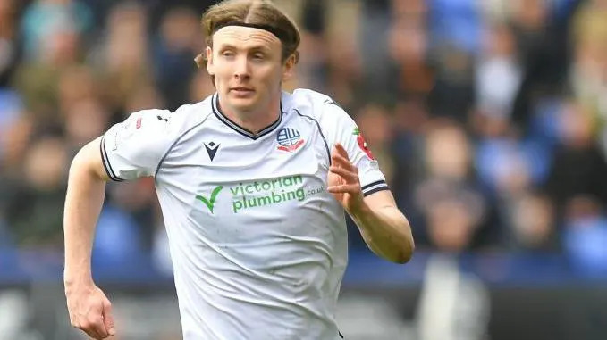 Iceland striker Bodvarsson announces retirement