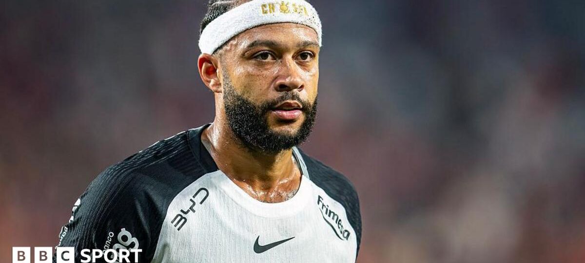 Depay says Corinthians 'unacceptable' as contract ends