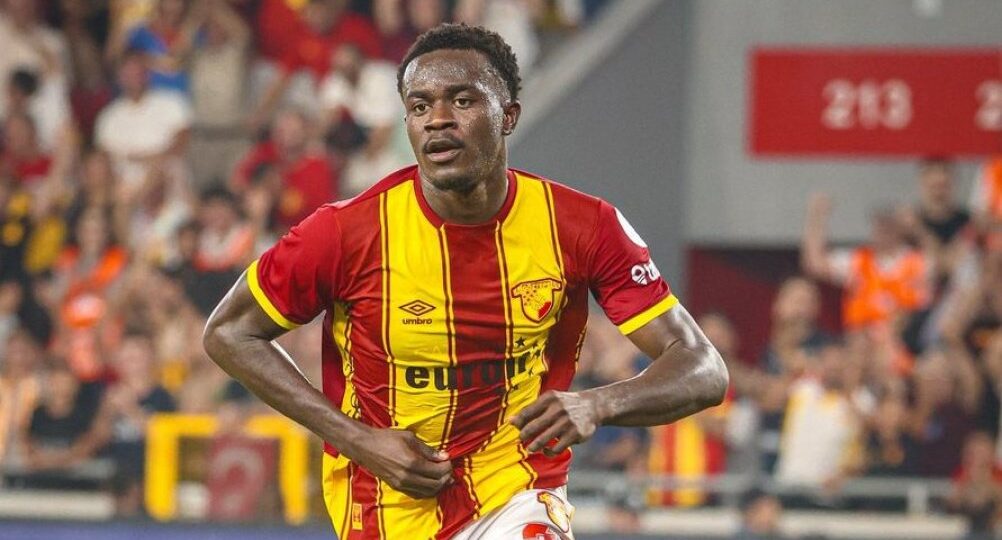 Transfer: Bundesliga clubs scramble for Anthony Dennis
