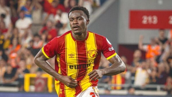 Transfer: Bundesliga clubs scramble for Anthony Dennis