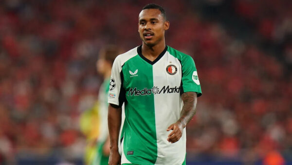 Arsenal wants to hijack Sunderland transfer