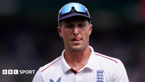 England drop Carse after nightclub incident