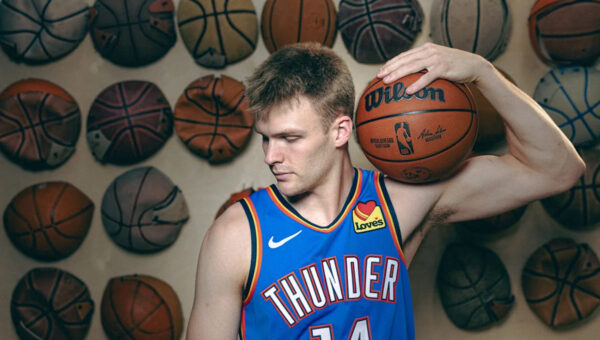 Ahead of NBA debut, Bennett Stirtz gets married during offseason
