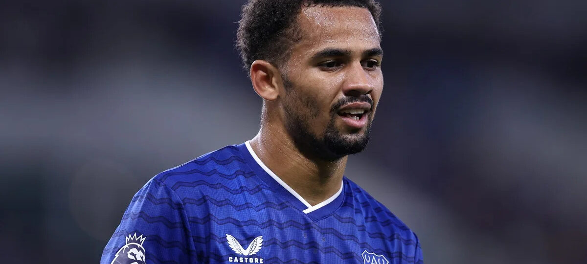 Manchester City joins Arsenal in the race for Everton star