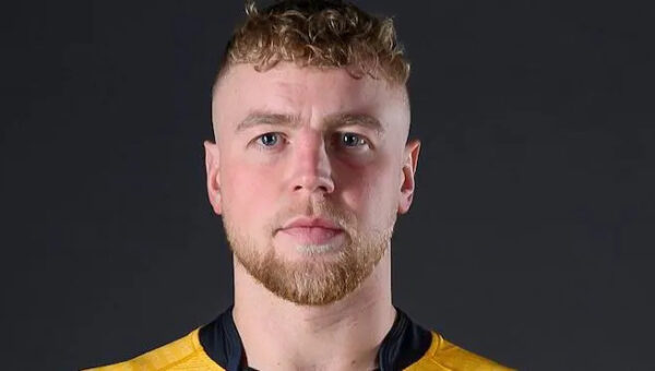 Forward Ashworth joins Leigh from Castleford