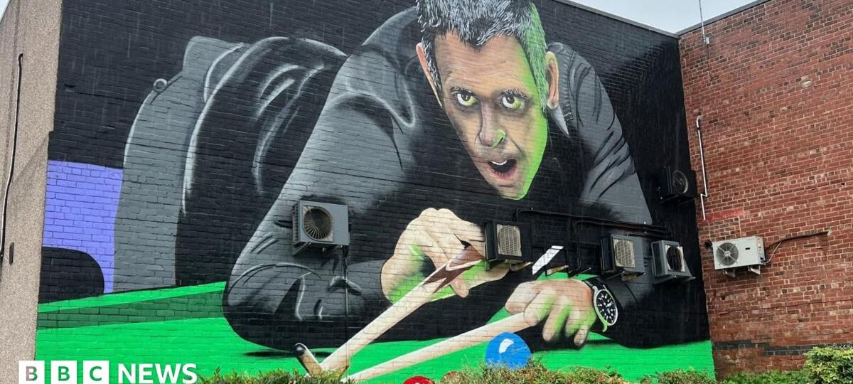 Artist defends 'unfinished' O'Sullivan mural