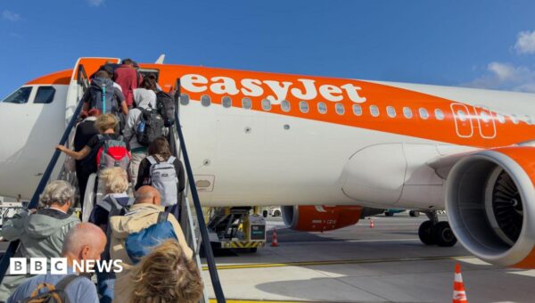 EasyJet agrees to £5.7bn takeover by US firm