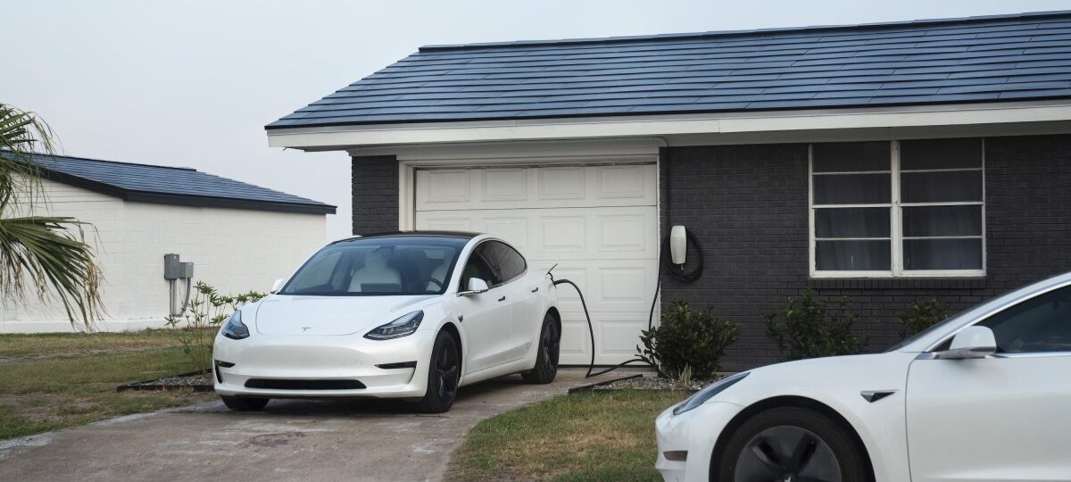 Tesla’s solar roof is dead — here’s what went wrong