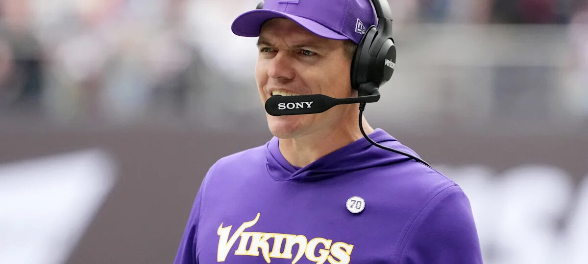 Vikings HC remembers funny football moment with Randy Moss