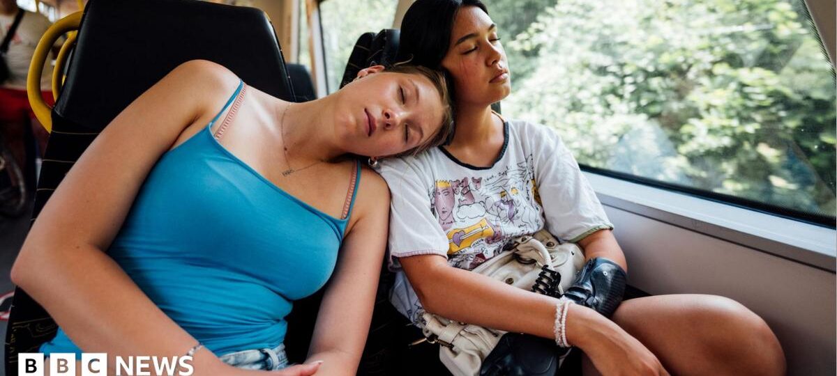 Sunshine to meal times: How to beat jet lag