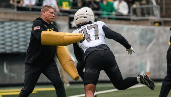 Elijah Rushing stays patient as bigger Oregon role comes into focus