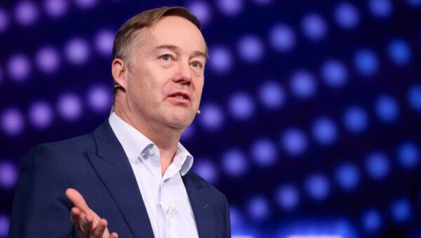 VC Jason Calacanis says having Starlink WiFi is more important than price, time, or route when he flies