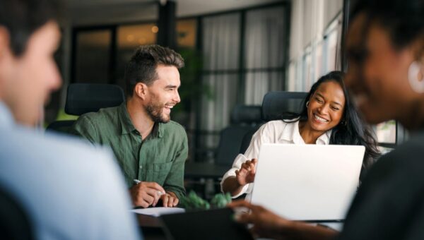 Former Google, Tinder, and AWS interns share 4 tips for turning an internship into a full-time offer