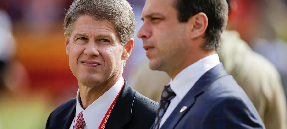 Top NFL insider reveals that KC Chiefs 'reached out' to All-Pro WR