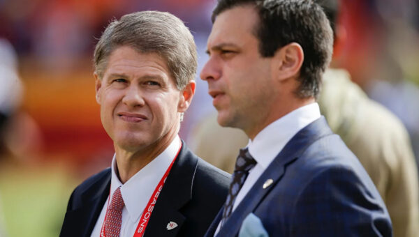 Top NFL insider reveals that KC Chiefs ‘reached out’ to All-Pro WR