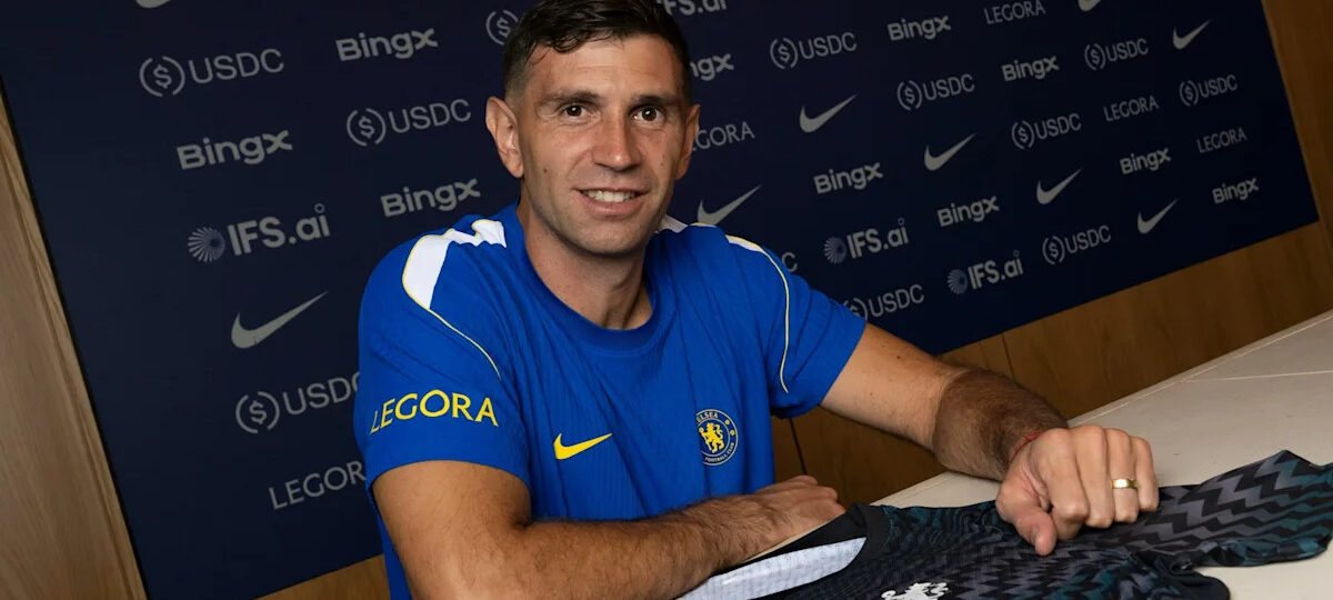 OFFICIAL: Chelsea sign Emi Martinez as full first team upgrade continues