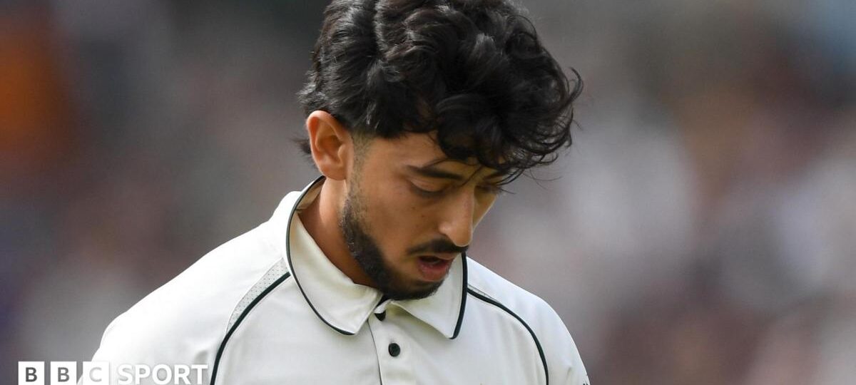 ‘I fear for them’ – Vaughan & Raja lament ‘desperate times’ for Pakistan