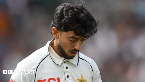 ‘I fear for them’ – Vaughan & Raja lament ‘desperate times’ for Pakistan