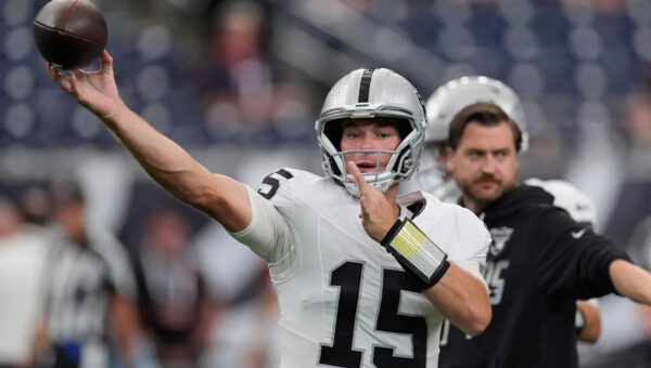 Fernando Mendoza’s 2nd preseason game begins poorly as he throws a pick-6 on 1st series