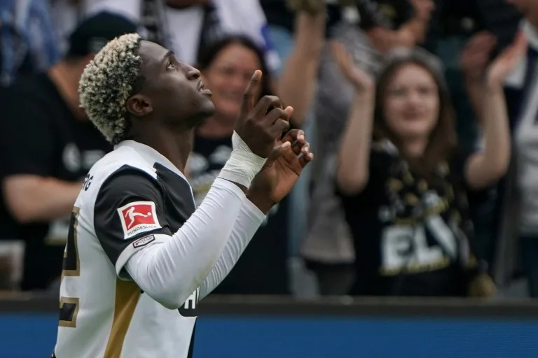 Tiny Elversberg stun Leverkusen on Bundesliga debut, Dortmund beat Hamburg