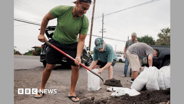 Hawaii braces for potential first direct hit by a hurricane in 34 years