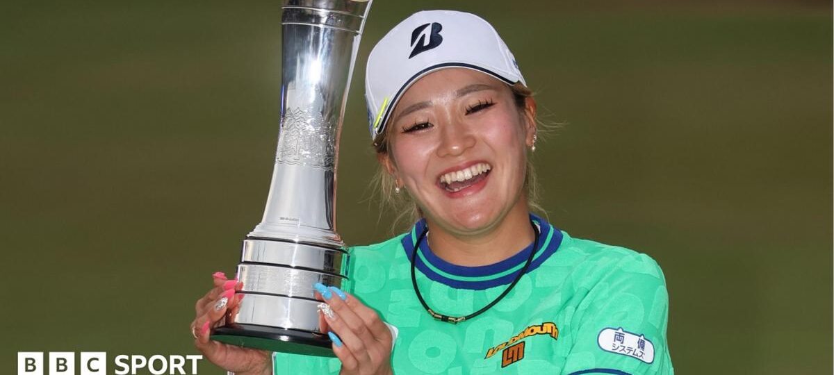 Kuwaki beats Henseleit in play-off to win Women's Open
