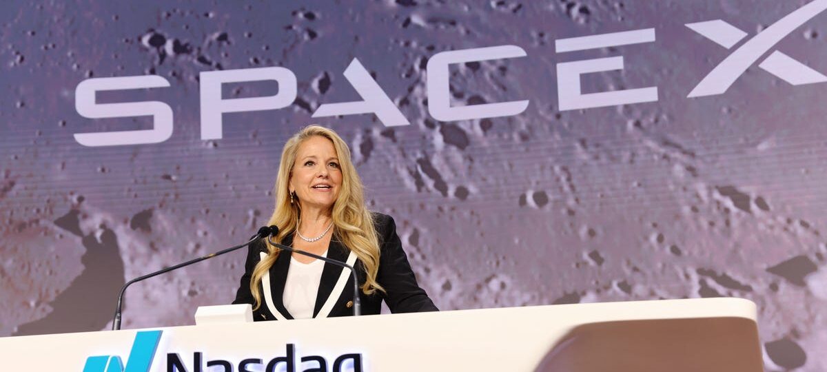 SpaceX says it’s coming for AT&T, Verizon, and T-Mobile customers