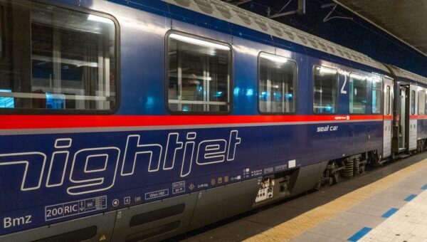I spent 11 hours sharing a cabin with 3 strangers on a sleeper train in Europe. 6 surprises made me regret it.