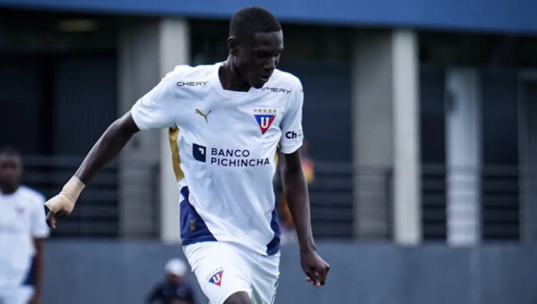 Barcelona have high hopes on South American teenager who is waiting to join amid administrative delays