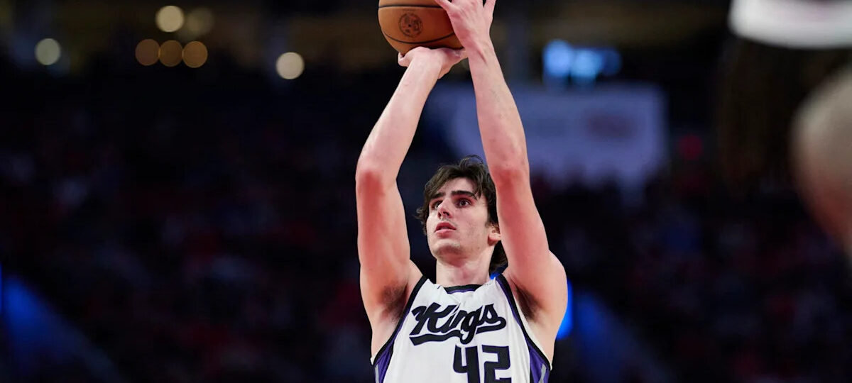 How Does Maxime Raynaud’s Shooting Impact the Kings?