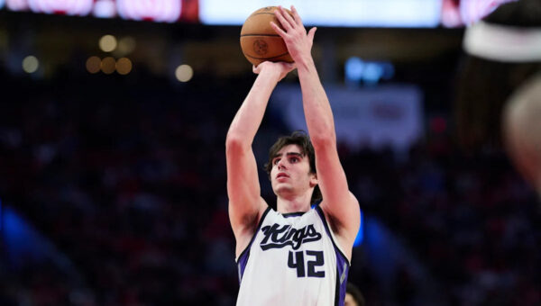 How Does Maxime Raynaud’s Shooting Impact the Kings?
