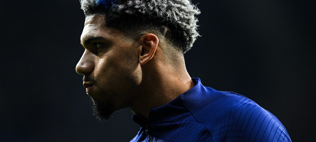 Romano hints Liverpool could yet add new right back to Araujo move