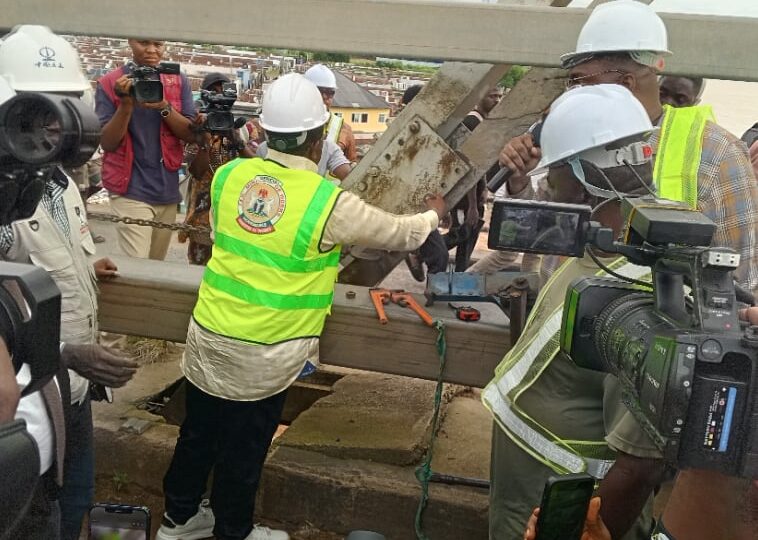 Nigerian govt to install streetlights, camera on Niger Bridge to forestall theft of components