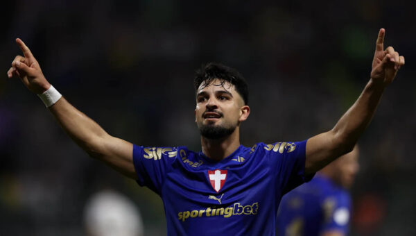 Palmeiras beat Santos, take big lead in Copa do Brasil; watch