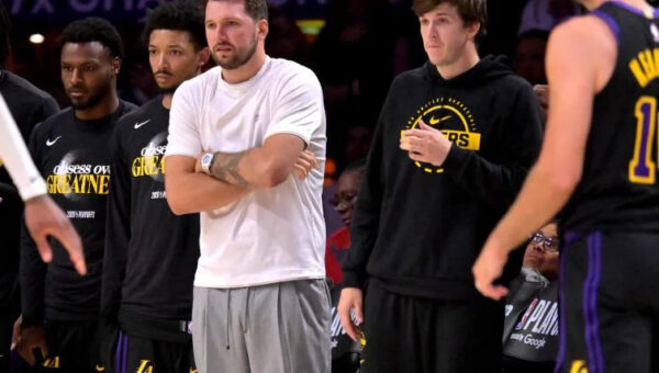 Lakers urged not to sign $46M ex-Warriors NBA champion, focus on Klay Thompson, PJ Washington