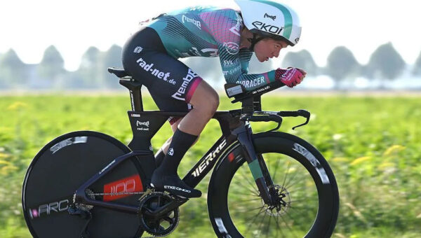 Riders’ clothing checked at women’s Tour over bra padding concerns