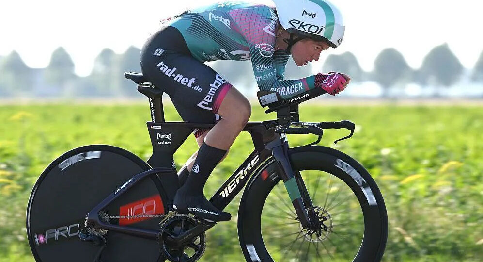 Riders’ clothing checked at women’s Tour over bra padding concerns