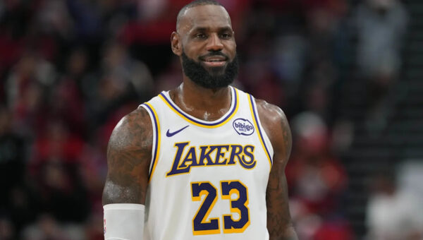 Source: LeBron James might have stayed if Lakers had been sold sooner