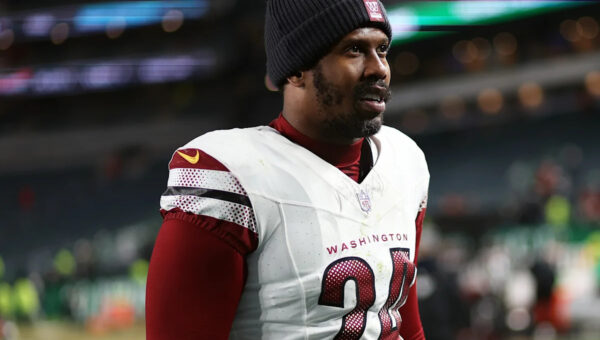 Von Miller is set to join his hometown Dallas Cowboys after agreeing to 1-year deal
