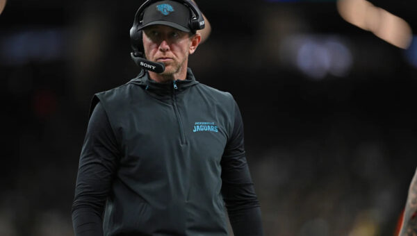 Jaguars planning to play starters in preseason game against Panthers