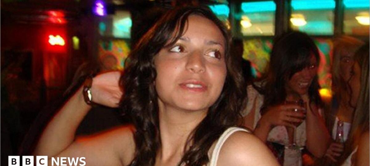 Meredith Kercher's sister criticises Amanda Knox's Edinburgh comedy show
