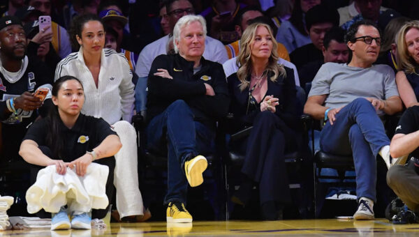 Jeanie Buss contesting her family's plan to sell its Lakers stakes