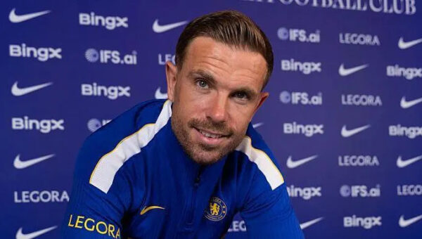 England midfielder Henderson joins Chelsea